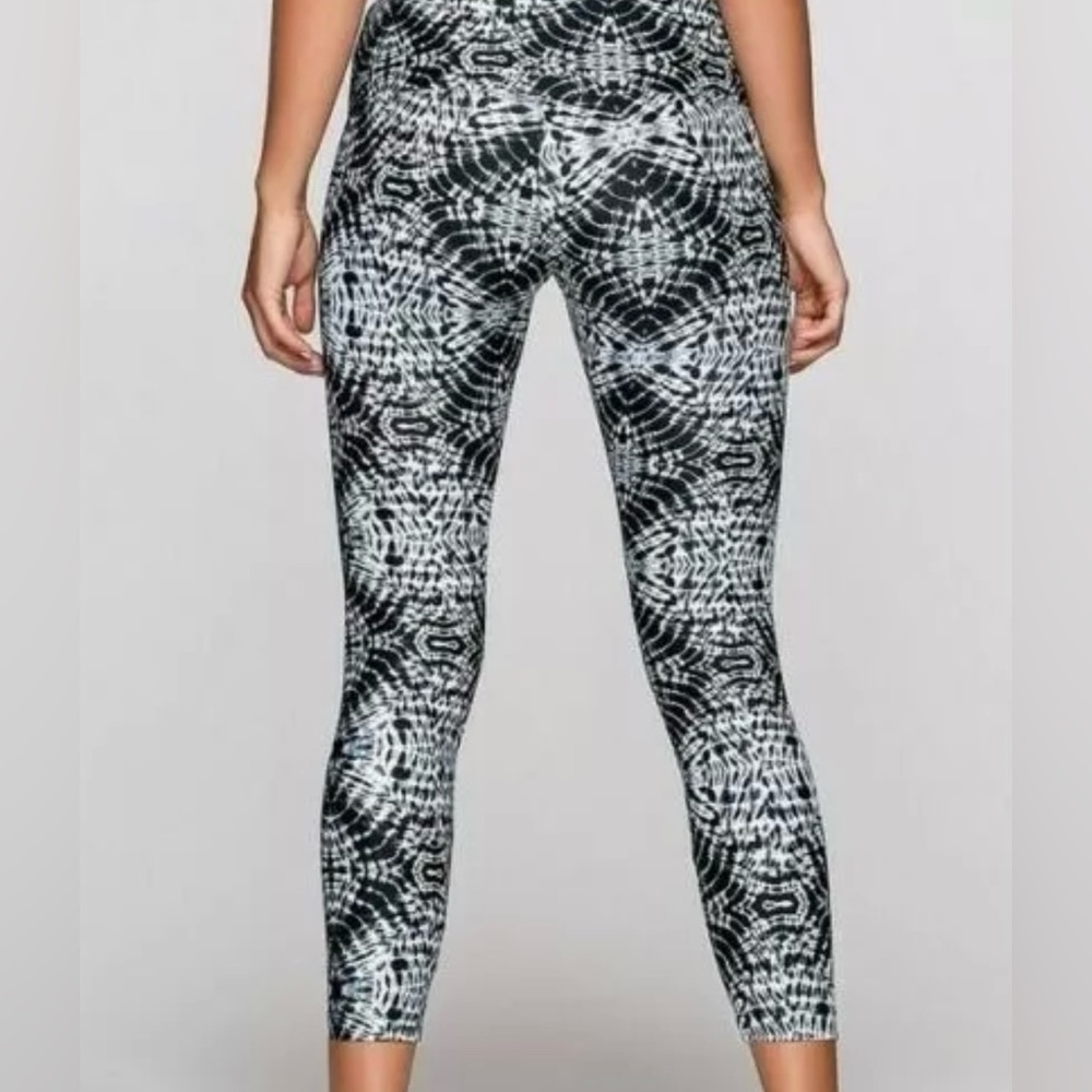 Lorna Jane 7/8 Leggings Black White Inside Draw String Utopia Core Biter Small